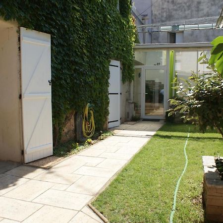 Spacieuse Maison De Village Climatisee Avec Jardin Patio Bessan Bagian luar foto
