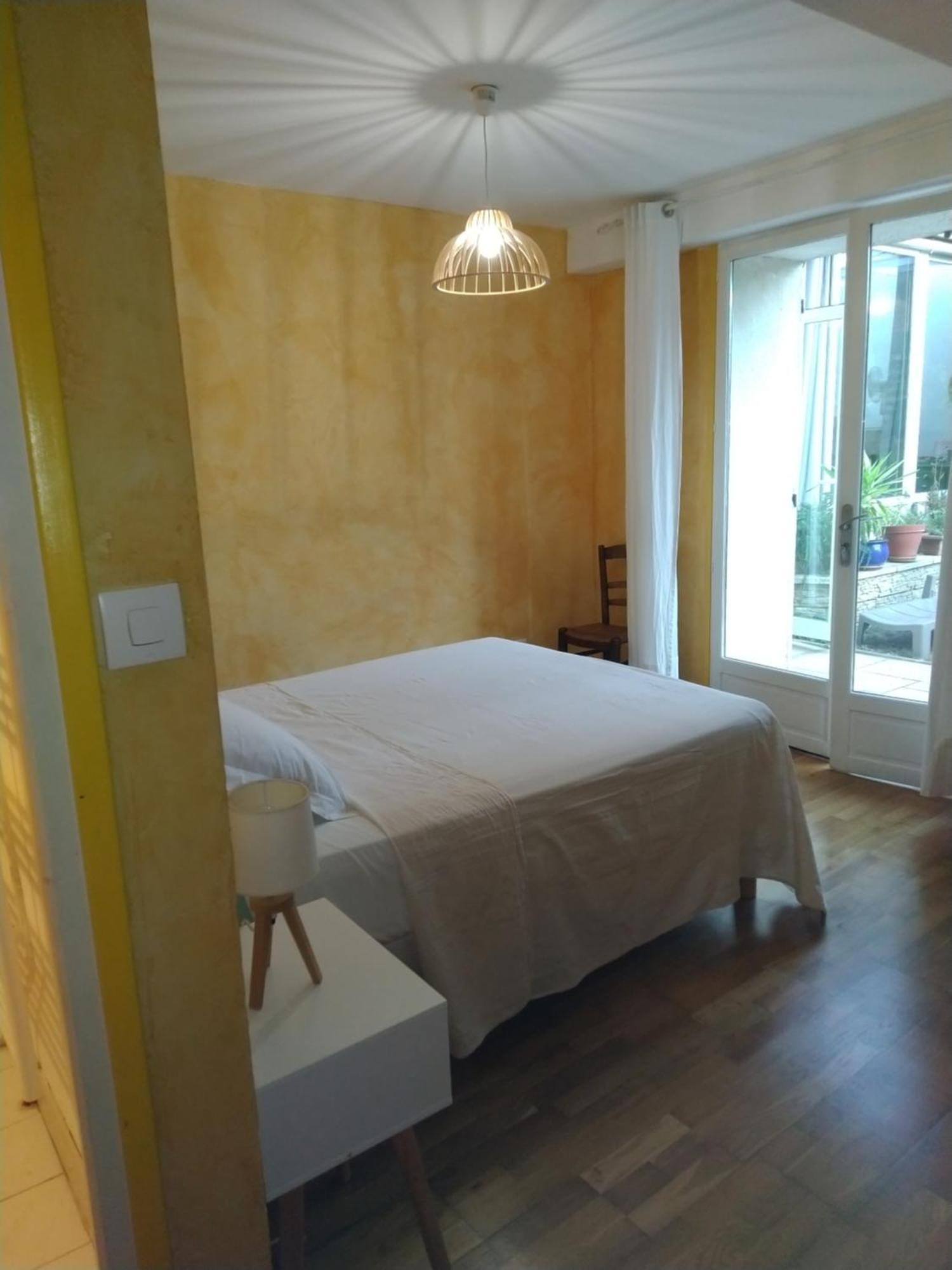 Spacieuse Maison De Village Climatisee Avec Jardin Patio Bessan Bagian luar foto