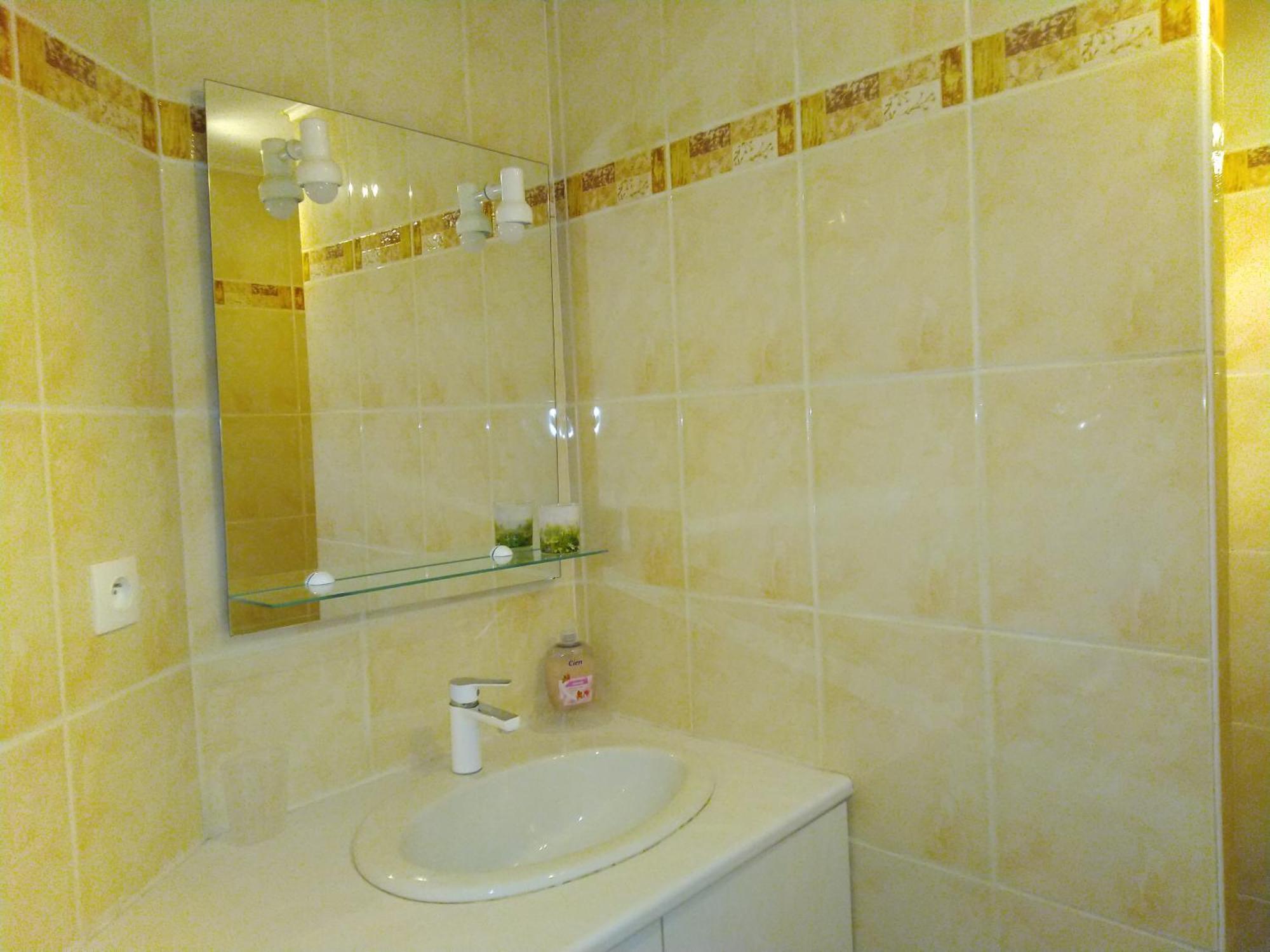 Spacieuse Maison De Village Climatisee Avec Jardin Patio Bessan Bagian luar foto